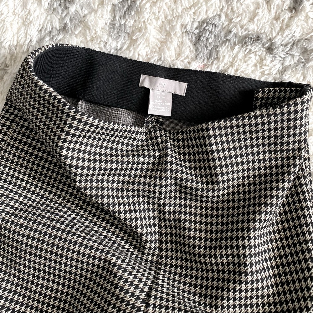 H&M - Pants/Slacks - Picture 2 of 4
